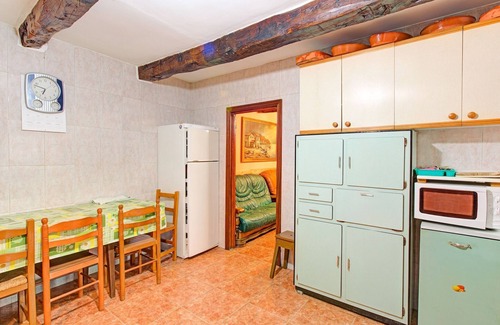 Montemayor de Pililla Villa | Valladolid Retreat with Terrace