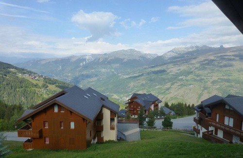 Vallandry Apartment | Vallandry: Duplex 3 rooms, 8 pers, direct access to slopes, pets allowed, ski locker