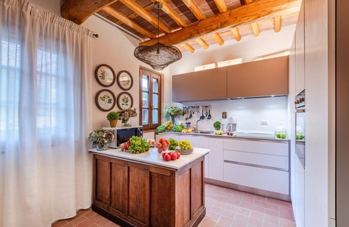 Lucca Villa | Valle del Sole Winery Farmhouse with Private Pool