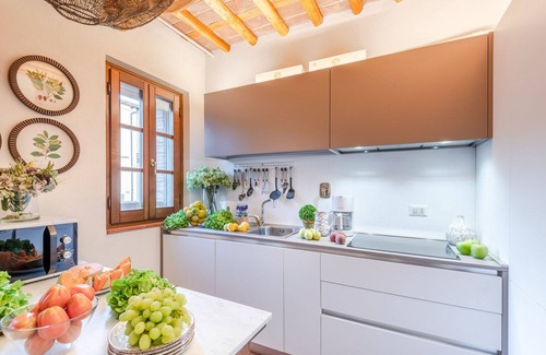 Lucca Villa | Valle del Sole Winery Farmhouse with Private Pool