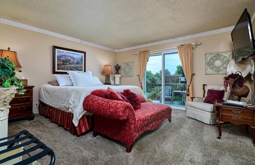 Vallejo House | Vallejo House - Gateway to Napa Valley, Ferry to San Francisco, Great Location