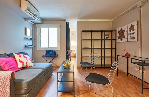 Sant Andreu de Palomar Apartment | Valles 1º1 · 1h - One Bedroom Apartment, Sleeps 2