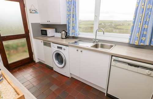 Penycwm Cottage | VALLEY HIGH, pet friendly, country holiday cottage in Solva