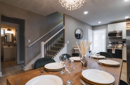 West Des Moines House | Valley Junction Gem W/Games and Outdoor space