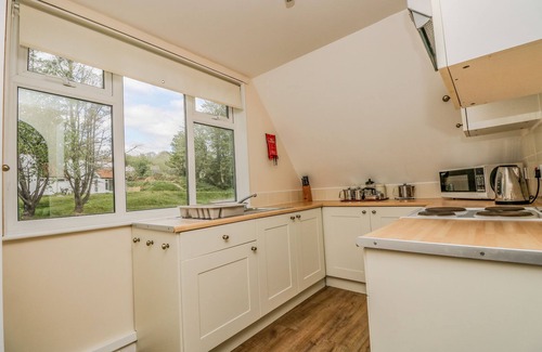 St. Ann's Chapel Cottage | VALLEY LODGE 5, family friendly, with pool in Callington