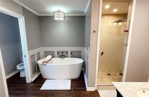 Brentwood House | Valley View Rancher in Nashville with Private Pool