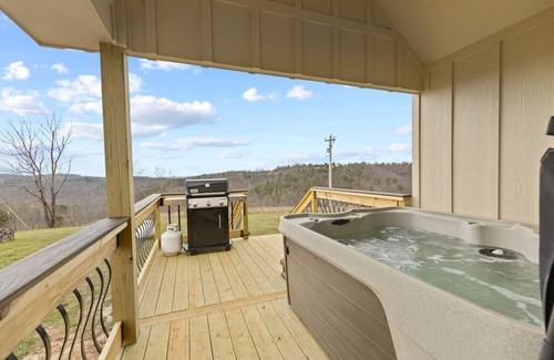 Jasper Cabin | Valley View Retreat- Summer Getaway with a View
