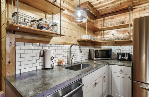 Gatlinburg - Pigeon Forge Cabin | Valley Views, Easy Access & Perfect Family Cabin! Hot tub, theater room/play set