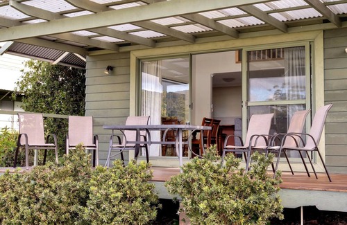 Kangaroo Valley House | Valley Vista - Three bedroom villa located on golf course with amazing views!