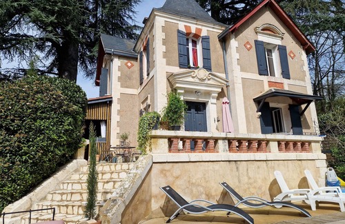 Sainte-Alvere Villa | Vallombreuse Chambre de Charme Avec Salle D'eau vue sur Parc Dans Villa 1920