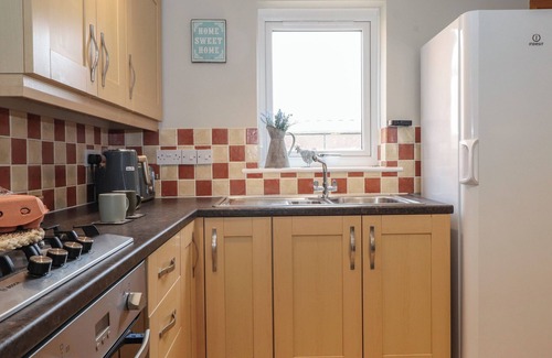 Carlisle Cottage | VALLUM REST, pet friendly, with a garden in Burgh By Sands