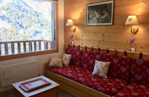 Les Avanchers-Valmorel Apartment | Valmorel: divisible studio in 2 rooms for 4 people, ski in ski out