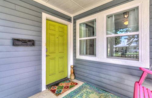 Central Oklahoma City House | Vals Eclectic Classen Cottage