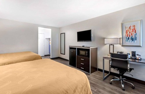 Burbank House | Value and convenience in the heart of Burbank!