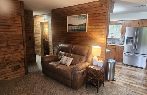 Van Buren House | ⭕️Van Buren 3 Bedroom Home Near The Landing with an Arcade! Fast Wifi!