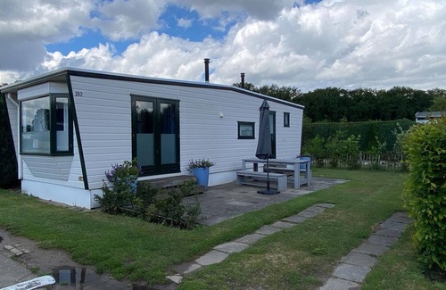 Udenhout Ski Chalet | Van Gogh style Chalet near Drunense Dunes