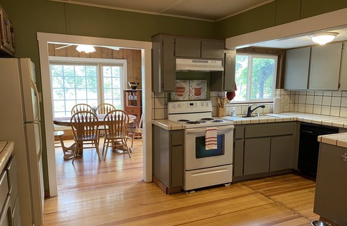 Groveland House | Van's Yosemite Garden Cottage