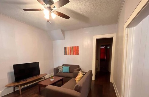 New Pathways Condo | Vance 4 quaint 1 bedroom apartment near Med dist
