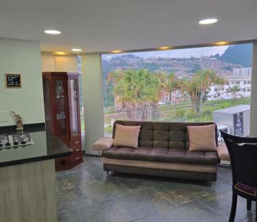 Las Mercedes Apartment | Vancouver 201