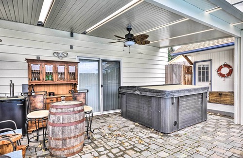 Hazel Dell House | Vancouver Home w/Hot Tub < 15 Mi to Portland!