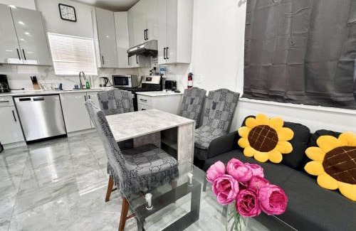 Knight Apartment | Vancouver’s Homey Laneway House