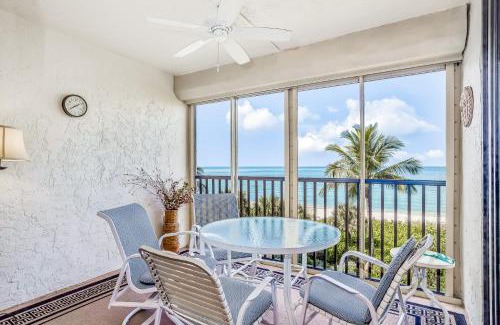 Vanderbilt Beach Apartment | Vanderbilt Beachside