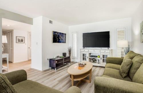 Vanderbilt Beach Apartment | Vanderbilt Beachside