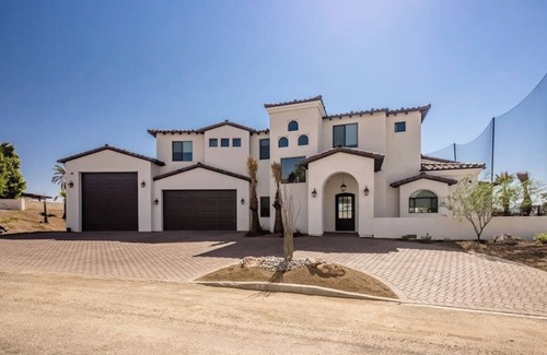 Lake Havasu City Villa | Vanderpump Rules! Lake Havasu Luxury Villa w/Pool, Hot Tub + Guest House