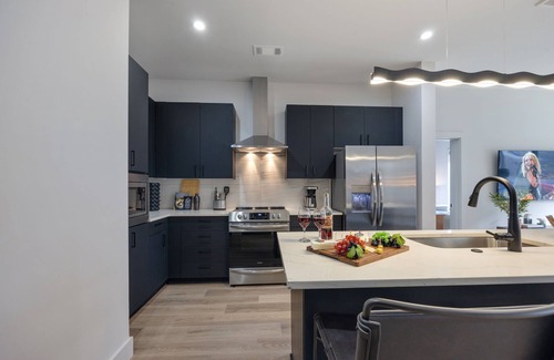 West End Cottage | Vandy Vinyl - Odyssey -pool & Gym-mins to Broadway