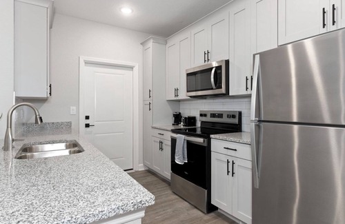 Newberry Apartment | Vanguard 1BD 11 - One Bedroom Apartment, Sleeps 2