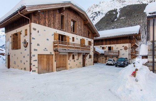 Champagny-en-Vanoise House | Vanoise Chalet in Prime Location