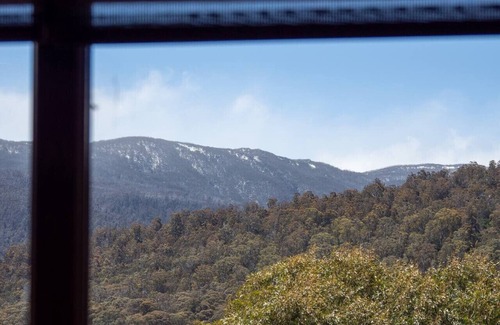 Lake Crackenback Ski Chalet | Vantage | Crackenback | Large 3BR | Media Room