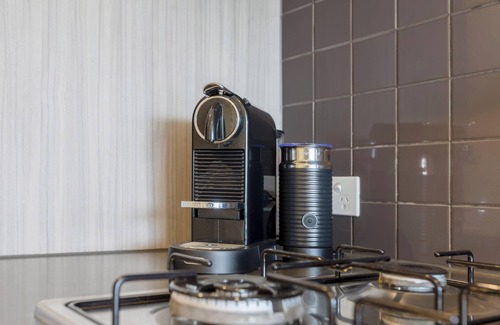 Fitzroy Condo | VAQUAY Rooftops In Fitzroy | Urban Fitzroy Escape With Cafes & Art at Doorstep