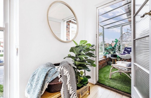 Williamstown Condo | VAQUAY The Hamptons In Williamstown | Coastal Beach Getaway, Cafés & Harbour