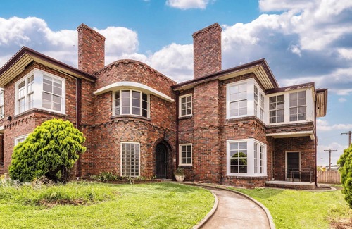 Williamstown Condo | VAQUAY The Hamptons In Williamstown | Coastal Beach Getaway, Cafés & Harbour