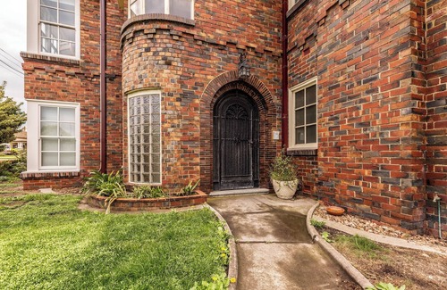 Williamstown Condo | VAQUAY The Hamptons In Williamstown | Coastal Beach Getaway, Cafés & Harbour