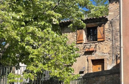 Salernes Cottage | Var Village House
