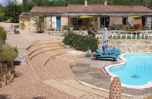 Varages Villa | Varages: LouParadisen quiet house in lush greenery with swimming pool