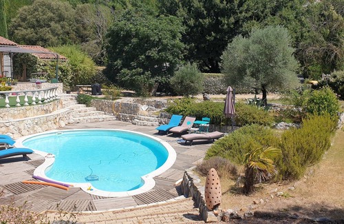 Varages Villa | Varages: LouParadisen quiet house in lush greenery with swimming pool