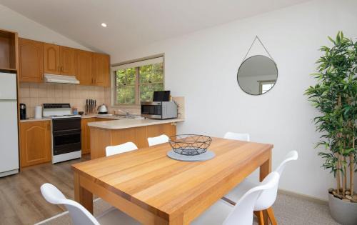 Lorne House | Vardon