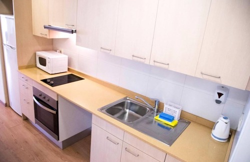 L'Hospitalet de Llobregat Apartment | VARIOS APTOS.BARCELONA/HOSPITALET DE LLOBREGAT, 4 people/apt.