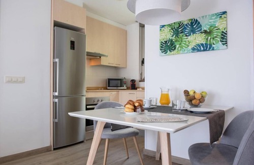 L'Hospitalet de Llobregat Apartment | VARIOS APTOS.BARCELONA/HOSPITALET DE LLOBREGAT, 4 people/apt.