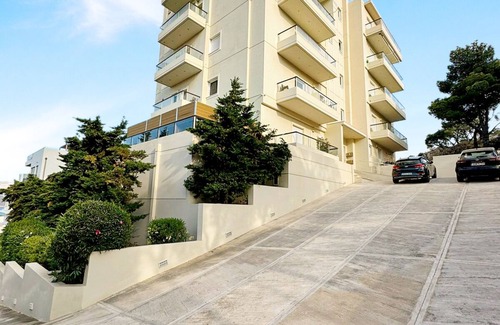 Varkiza Apartment | Varkiza Seaside Retreat