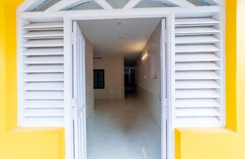 Kalapettai House | VARSHA PALACE, Near Rock Beach and Manakula Vinayagar Temple, White Town, Pondicherry