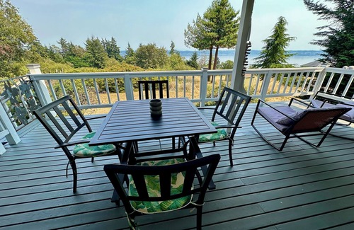 Vashon Island House | Vashon Island Paradise: Mountain Views & Beach Access