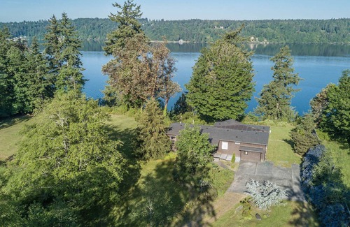 Vashon Island House | Vashon's Westside inspiring sunset views