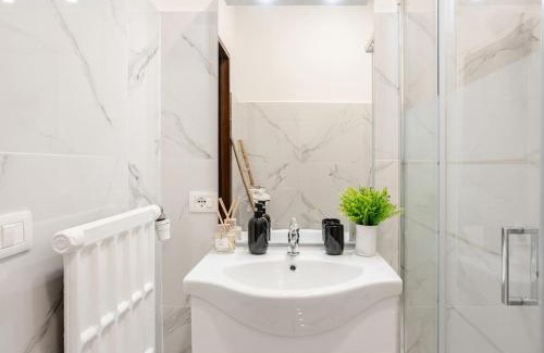 Quartiere XV Della Vittoria Apartment | Vatican Area Stylish 2BR Fast WiFi & AC