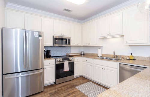 Oxford Condo | Vaught Views at Turnberry by Apex Short Term Stays
