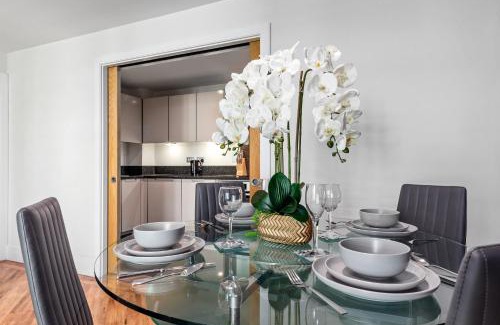 Vauxhall Apartment | Vauxhall large 2bedroom Central London with amazing River View Panoramic Balcony