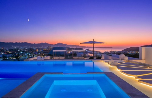 Pedregal Villa | Vegas Dave II Villa Ultra Luxury with Staff